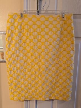 Zenobia Size 10 Yellow and White Polka Dot Pencil Skirt